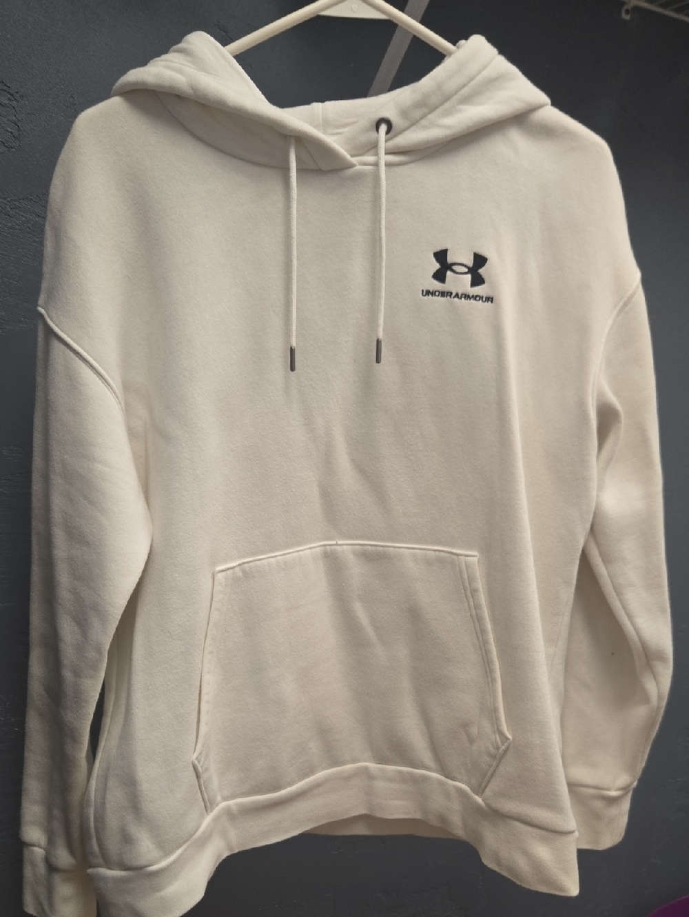 Under Armour Cream Pullover Crewneck Hoodie
